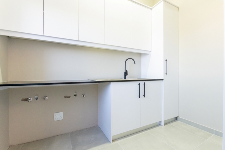 3 Bedroom Property for Sale in Hoogland Western Cape